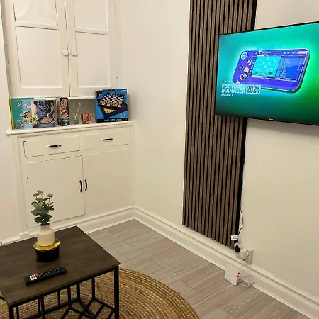 Apartment Berkeley - Comfortable 4-bed With Free Parking